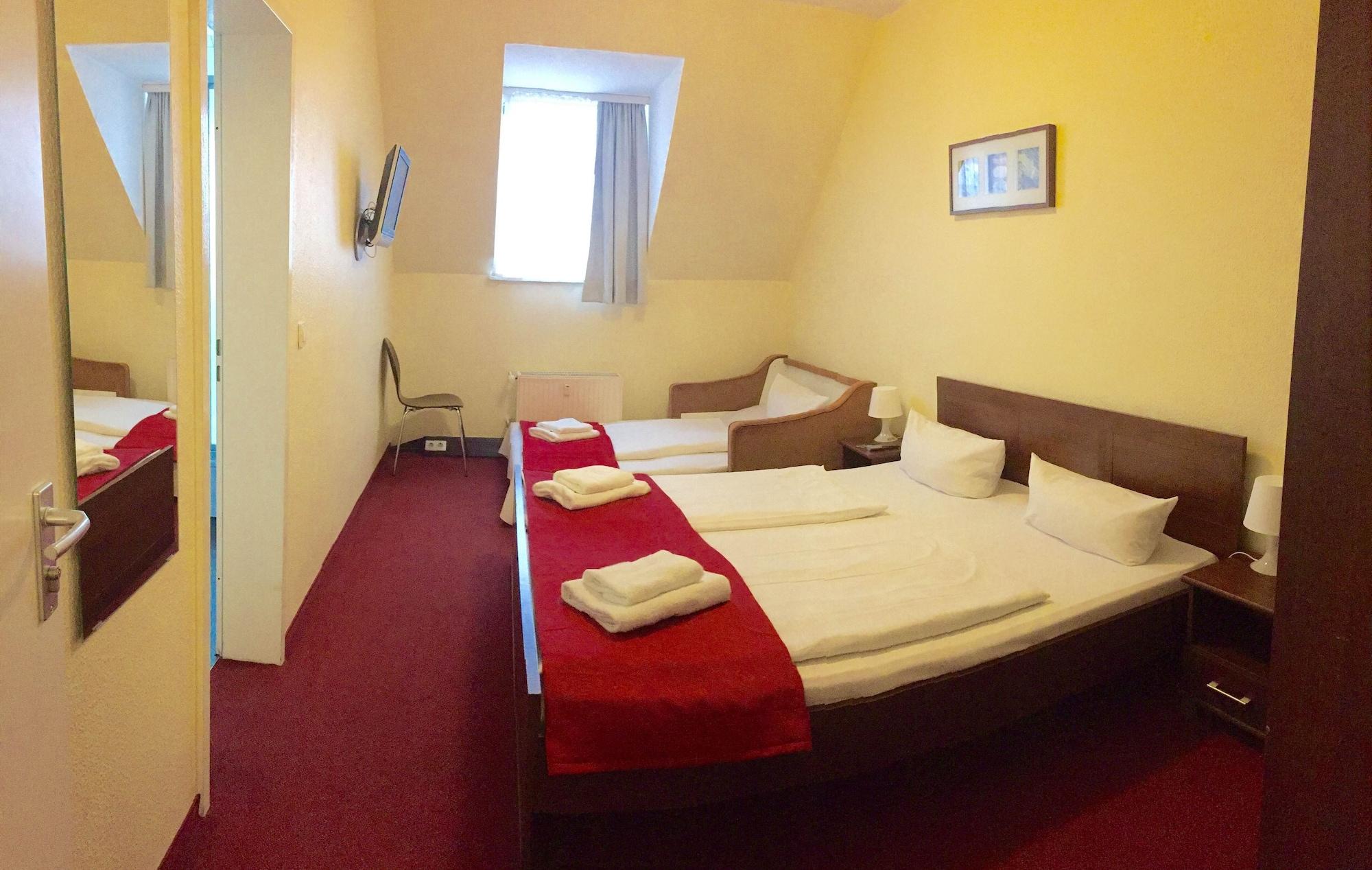 Mikon Eastgate Hotel - City Centre Berlin Dış mekan fotoğraf
