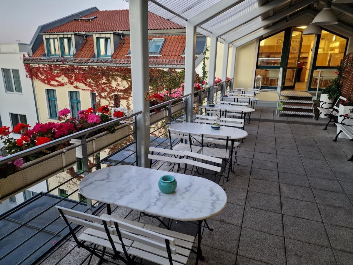 Mikon Eastgate Hotel - City Centre Berlin Dış mekan fotoğraf