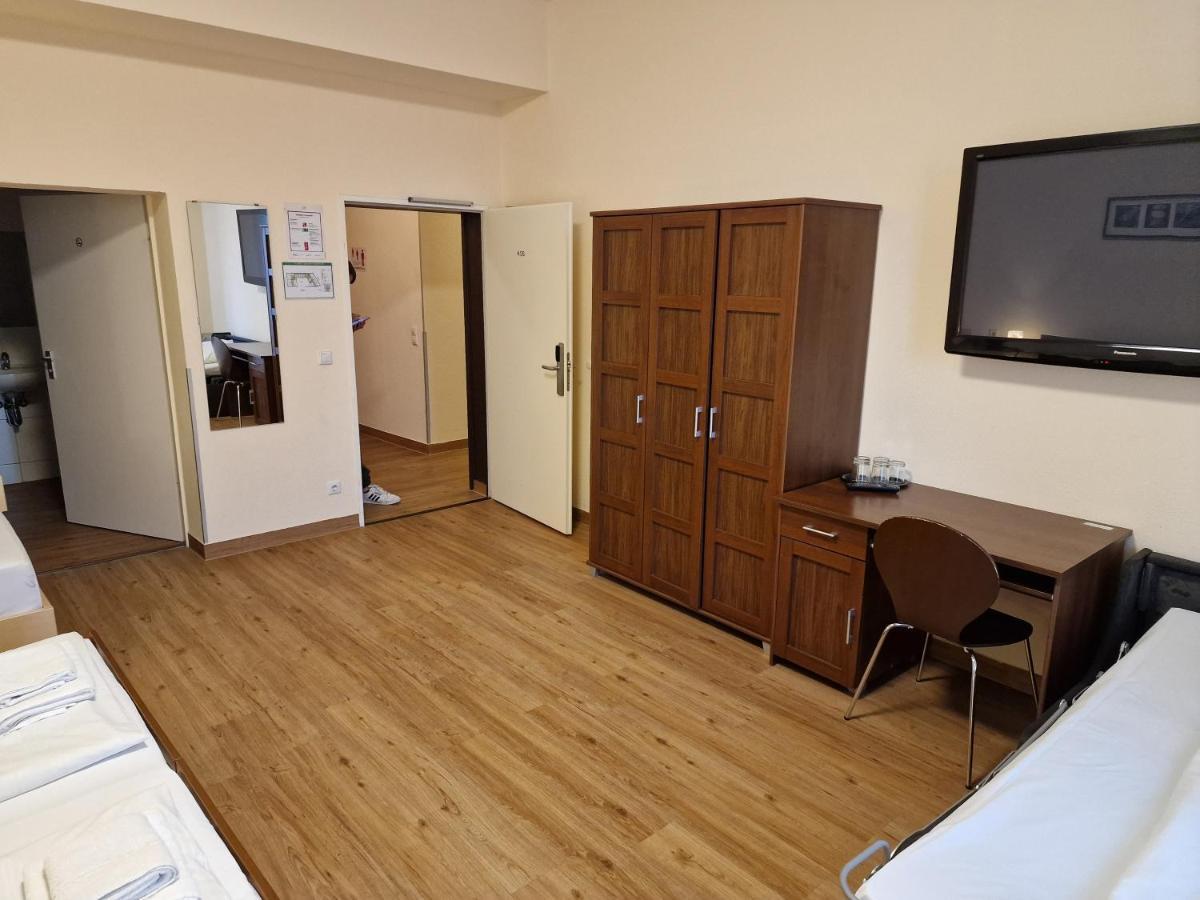 Mikon Eastgate Hotel - City Centre Berlin Dış mekan fotoğraf