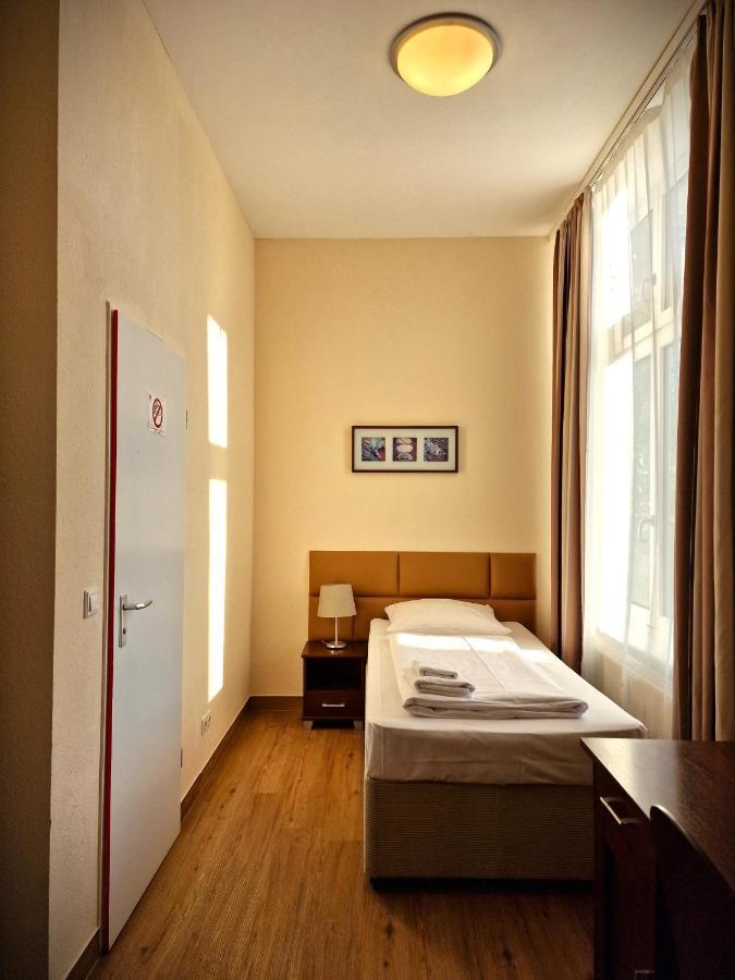 Mikon Eastgate Hotel - City Centre Berlin Dış mekan fotoğraf