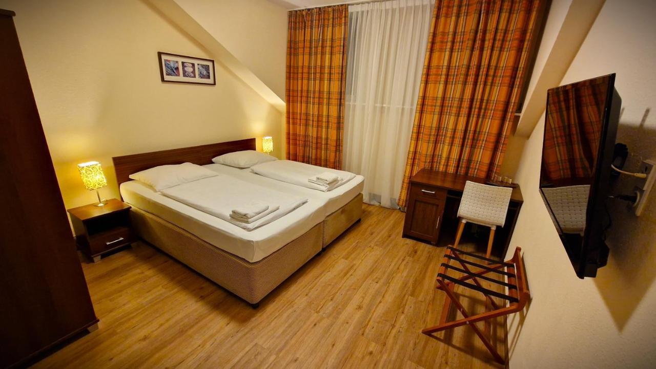 Mikon Eastgate Hotel - City Centre Berlin Dış mekan fotoğraf